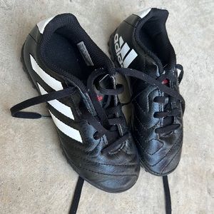Size  10.5 toddler soccer cleats